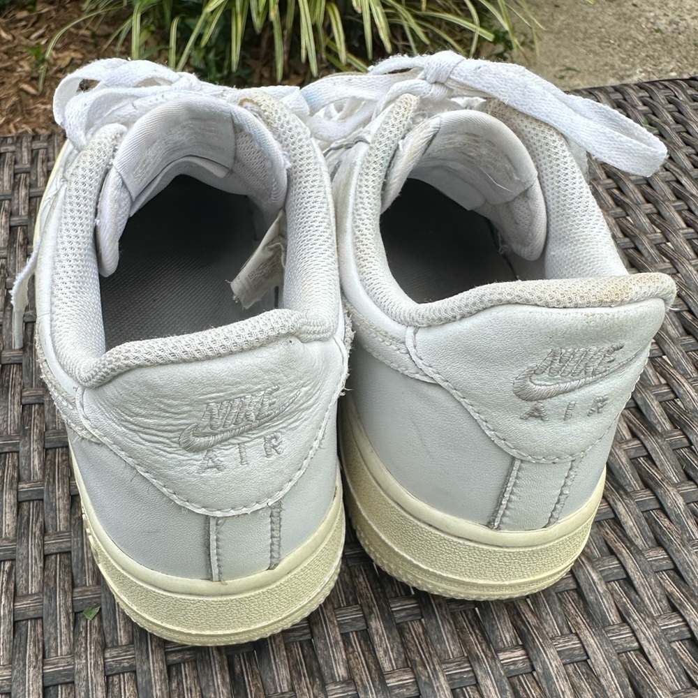 Nike Air Force 1 Low Top Women's Sneakers - Classic White $35 - Picture 4 of 6